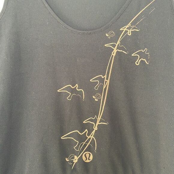 𝅺Lululemon Black Athletic Tank Top with Gold Bird Design Fits Like a Size 6 - Picture 4 of 10